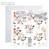 Kartka na urodziny biała w kwiaty białe stokrotki i margaretki
