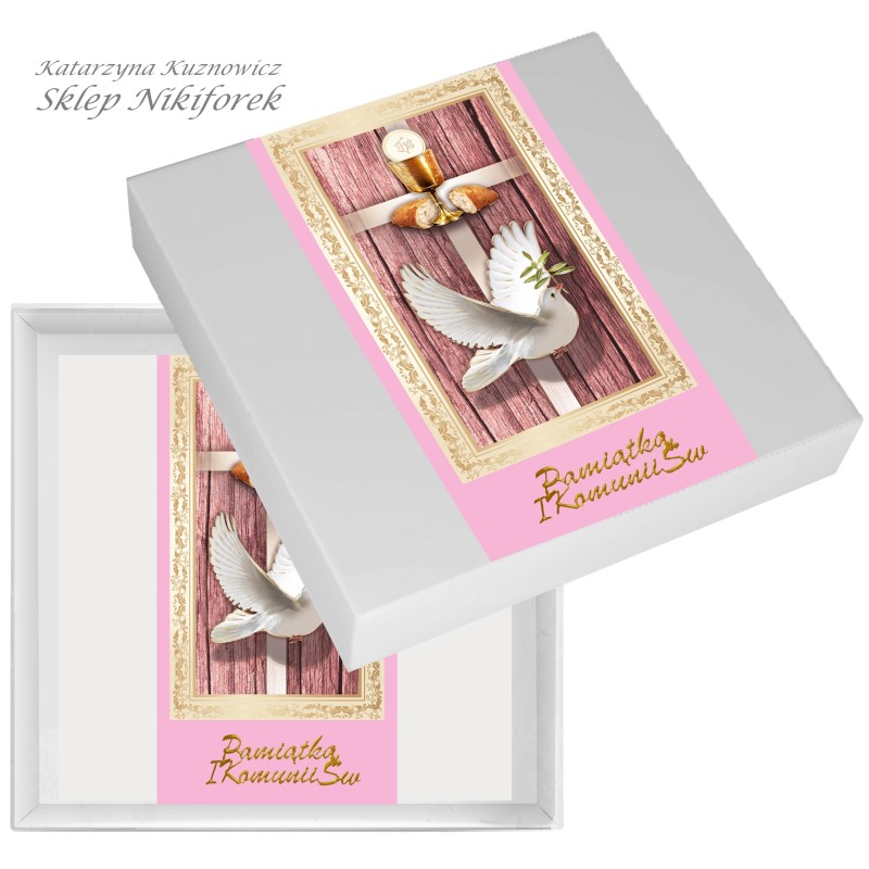 Kartka w pudełku na Komunię różowa z gołąbkiem